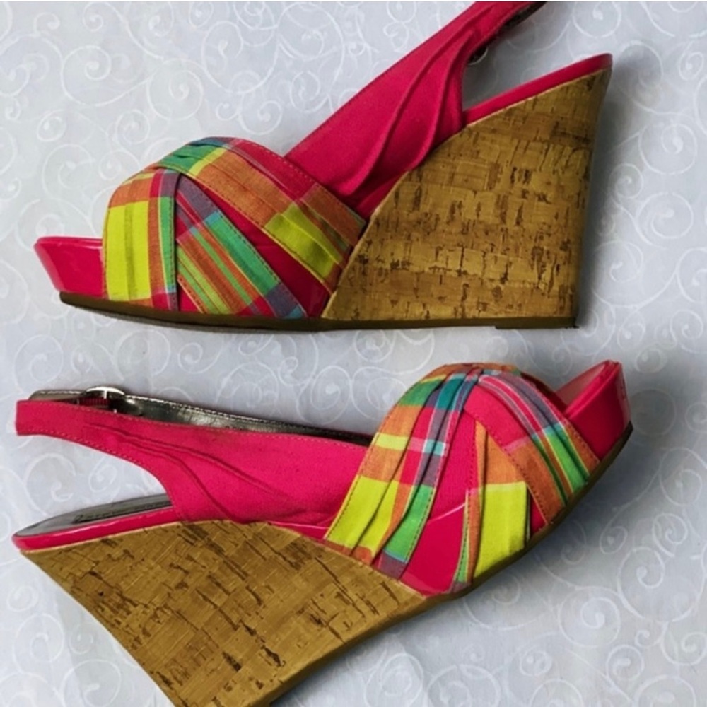 Steve Madden peep toe wedges